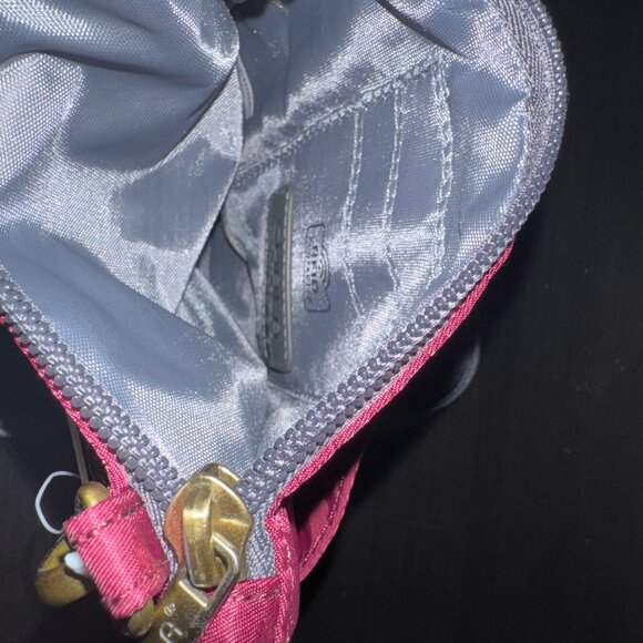 Chala Dog Paw - Dog Rescue Crossbody Bag - NWT - Picture 2 of 2